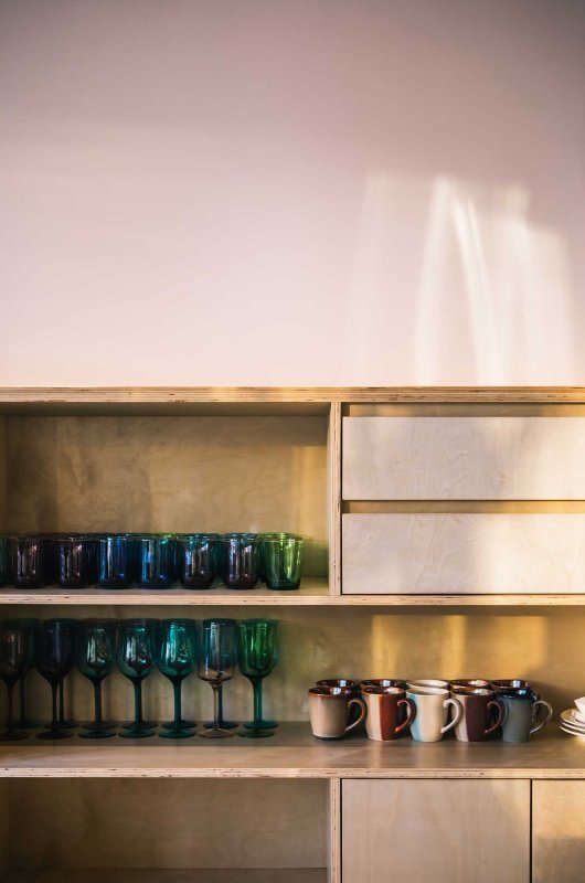 cravings-restaurant-interior-detail-01