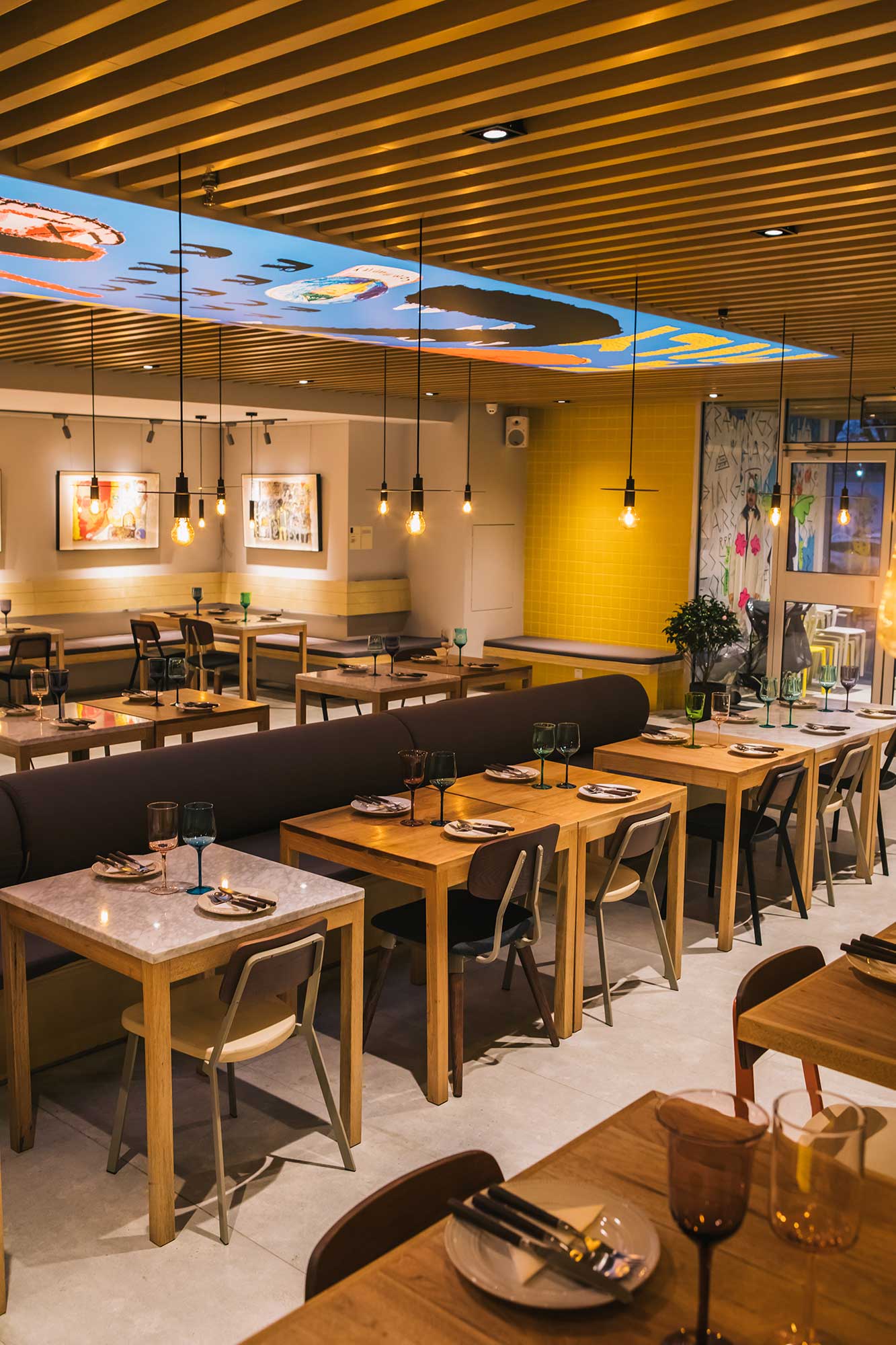 cravings-restaurant-interior-01