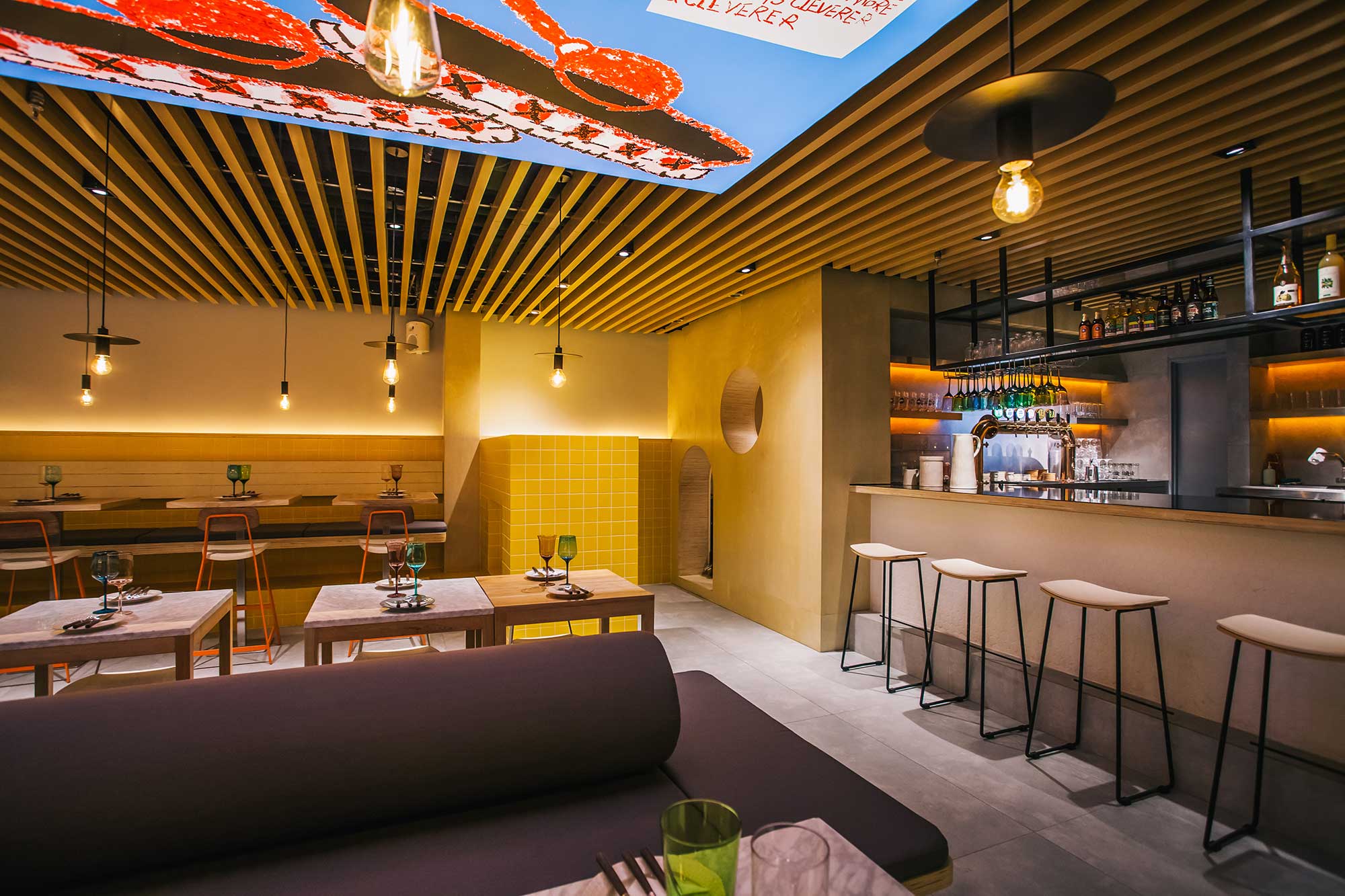 cravings-restaurant-interior-04