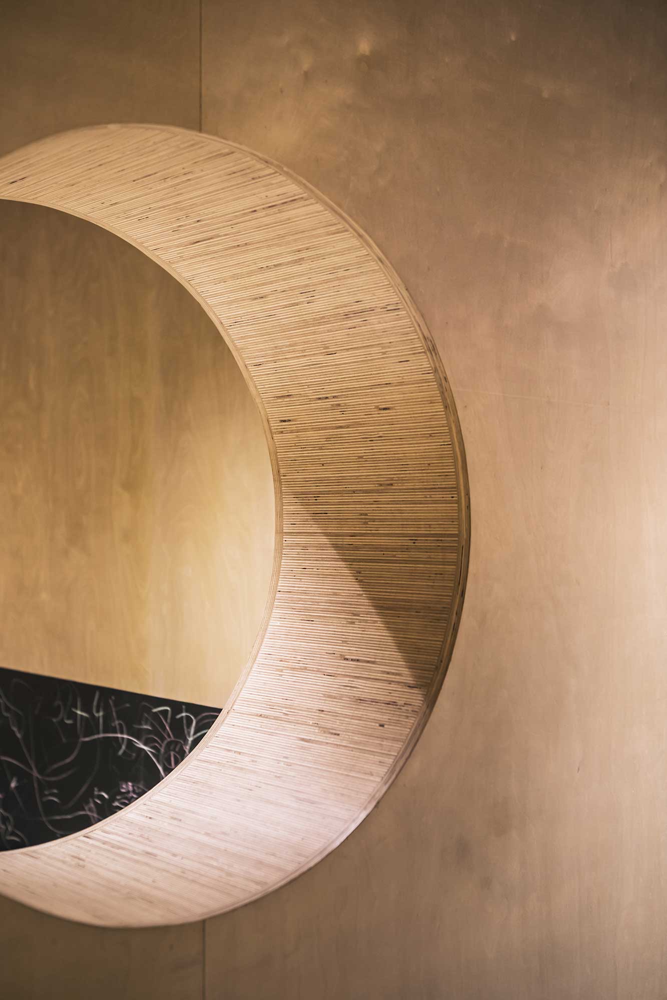 cravings-restaurant-interior-detail-03