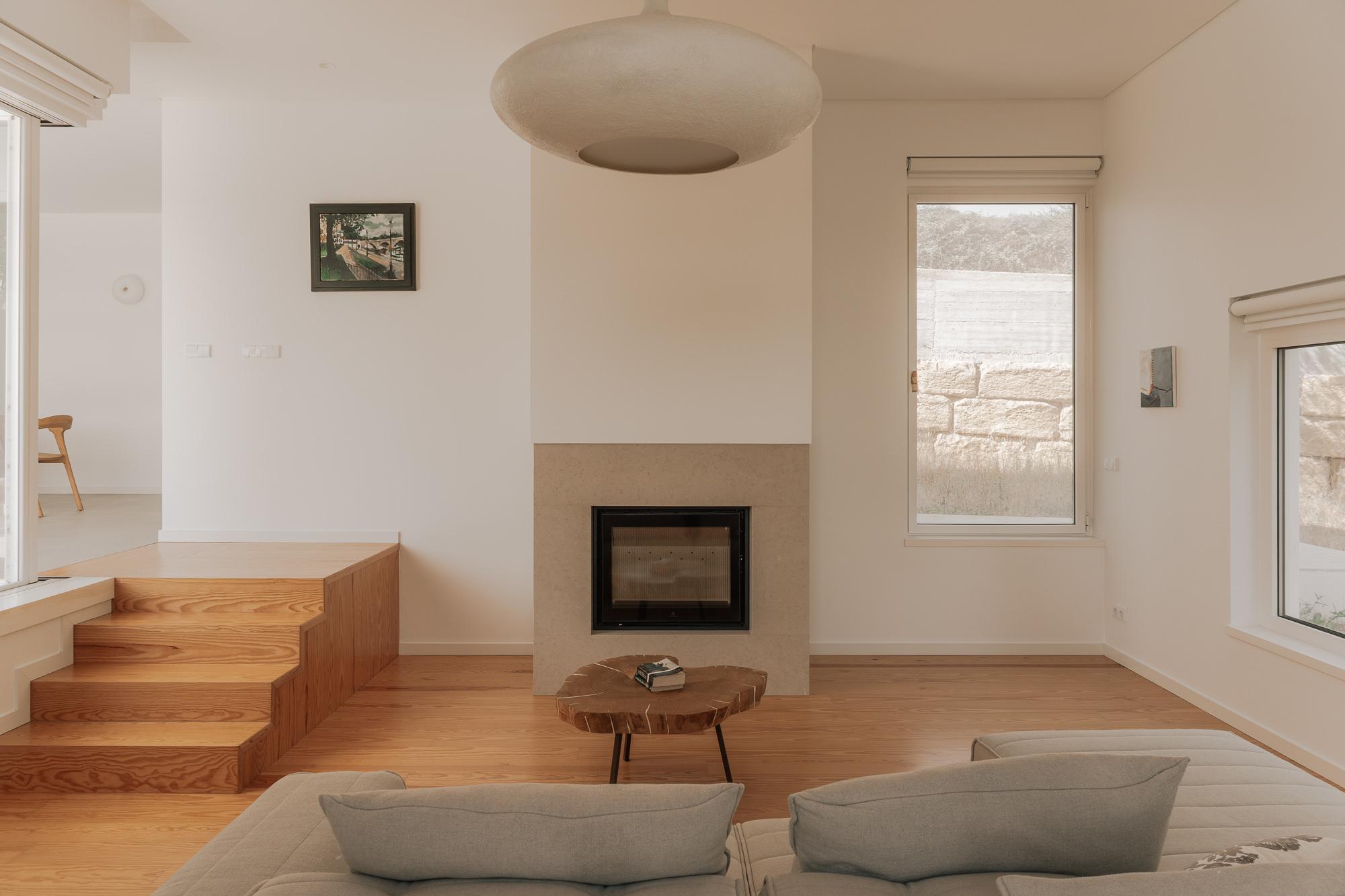 casa-pucarica-living-room-03